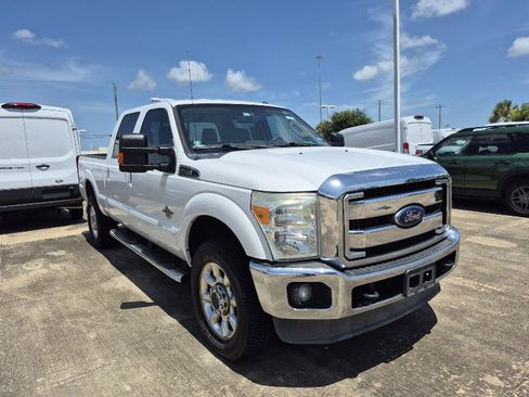 Used 2015 Ford F250 Lariat w/ Lariat Interior Package AWD/4WD image 13
