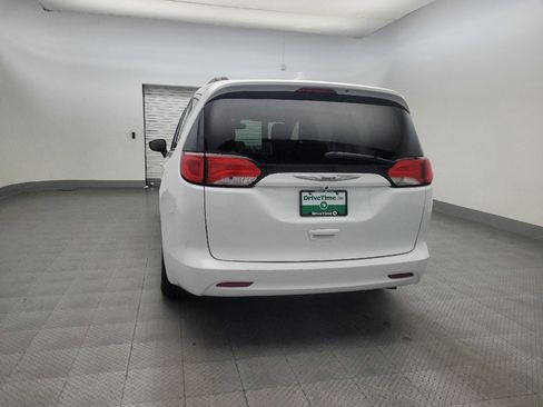 Used 2020 Chrysler Voyager Lxi FWD image 6