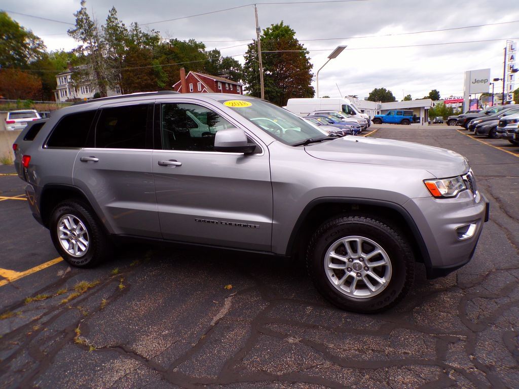 Certified 2018 Jeep Grand Cherokee Laredo AWD/4WD image 4