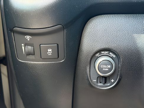 Used 2012 Kia Soul + w/ Audio Pkg FWD image 25