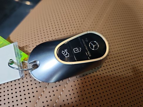 New 2026 Mercedes-Benz E 53 AMG e 4MATIC Sedan image 37