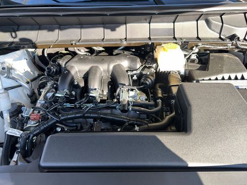 New 2026 Nissan Pathfinder Platinum image 11