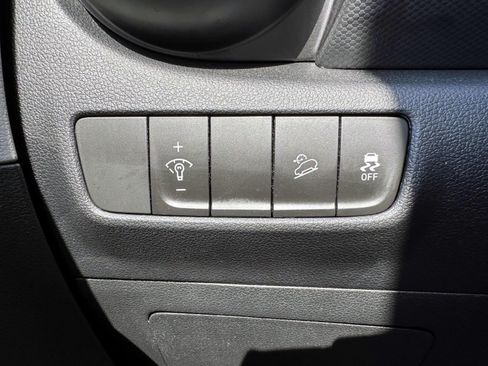 Used 2023 Hyundai Kona SE AWD/4WD image 16