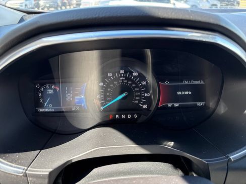Used 2019 Ford Edge Titanium w/ Equipment Group 301A AWD/4WD image 16