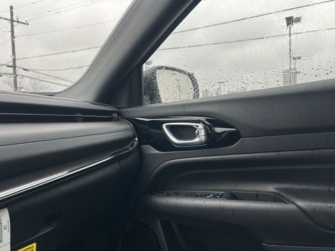 Used 2025 Jeep Compass Latitude w/ Altitude Special Edition image 23