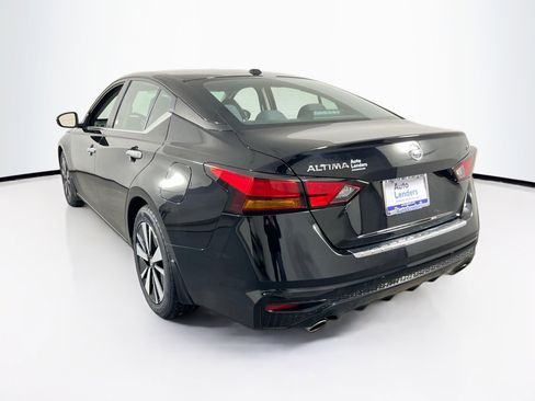 Used 2021 Nissan Altima 2.5 SV w/ SV Premium Package image 7