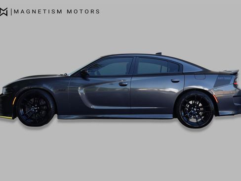 Used 2021 Dodge Charger Scat Pack w/ Daytona Edition Group RWD image 3
