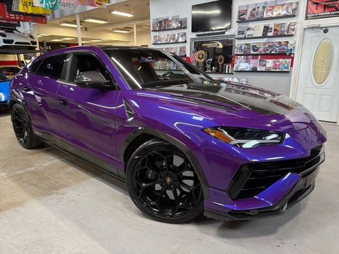Used 2023 Lamborghini Urus Performante image 1