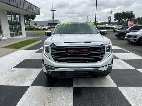 Used 2025 GMC Sierra 1500 SLT w/ SLT Premium Package AWD/4WD image 2