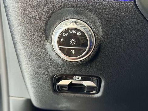 Used 2023 Mercedes-Benz C 300 4MATIC Sedan image 21