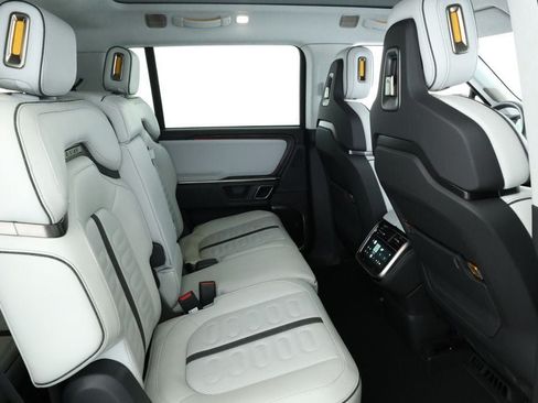 Used 2024 Rivian R1S Adventure AWD/4WD image 24