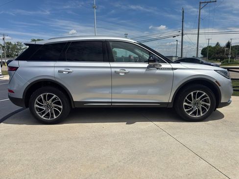 Used 2020 Lincoln Corsair AWD w/ Equipment Group 101A image 8