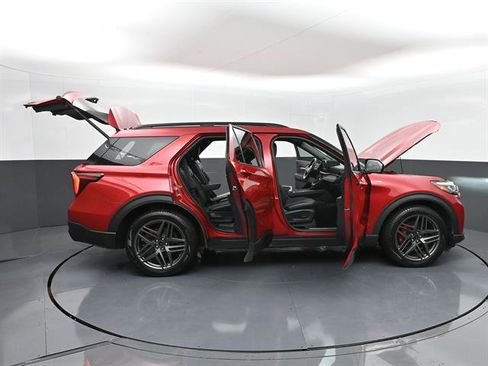 Used 2025 Ford Explorer ST-Line w/ Premium Package RWD image 55