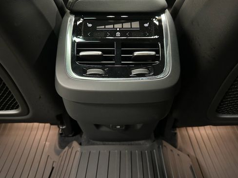 Used 2024 Volvo XC60 B5 Ultimate w/ Protection Package Premier image 30