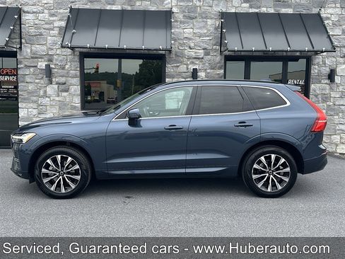 Used 2022 Volvo XC60 B5 Momentum w/ Climate Package AWD/4WD image 4