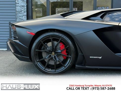 Used 2018 Lamborghini Aventador S AWD/4WD image 24