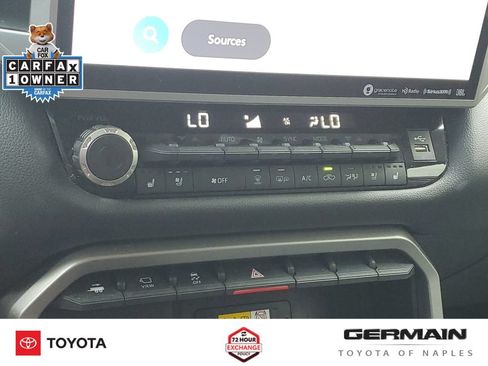 Used 2024 Toyota Tundra Limited AWD/4WD image 32