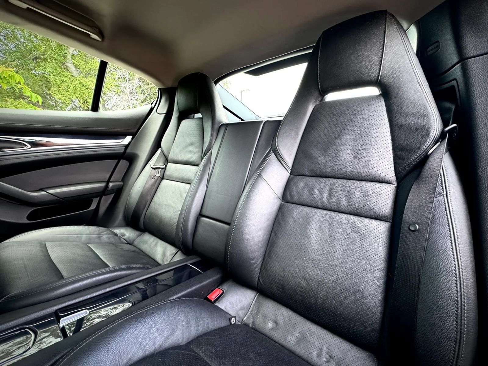 Used 2014 Porsche Panamera 4 AWD/4WD image 32