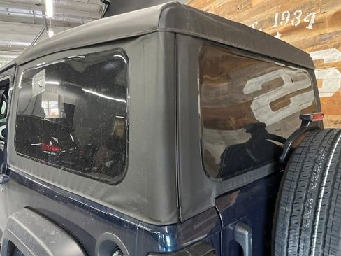Used 2025 Jeep Wrangler Sport AWD/4WD image 13
