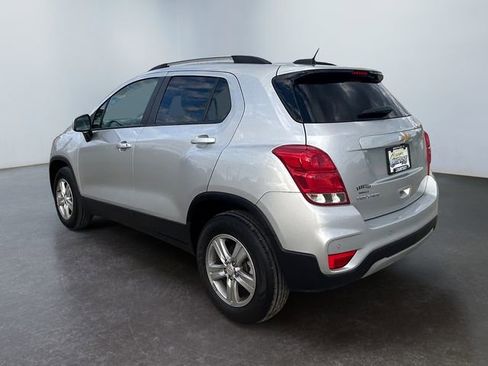 Used 2022 Chevrolet Trax LT w/ Driver Confidence Package AWD/4WD image 3
