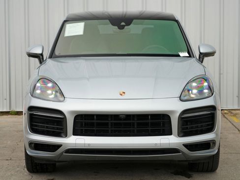 Used 2021 Porsche Cayenne GTS w/ Lightweight Sport Package image 46