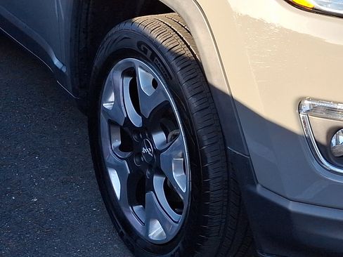 Used 2021 Jeep Compass Limited w/ Sun and Sound Group image 10