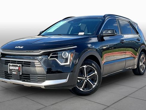 Used 2024 Kia Niro EX FWD image 2