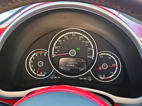 Used 2013 Volkswagen Beetle R-Line image 21