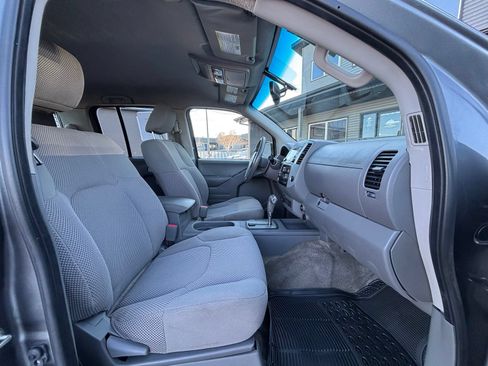 Used 2017 Nissan Frontier SV w/ SV Value Truck Package AWD/4WD image 20