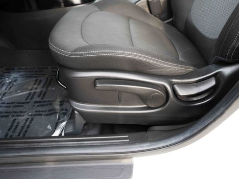 Used 2019 Kia Soul + image 12