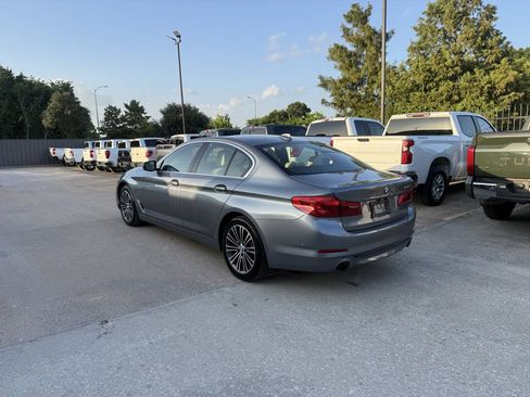 Used 2020 BMW 530i w/ Convenience Package RWD image 4