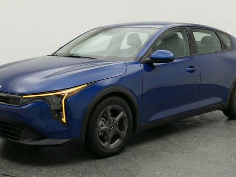 Used 2025 Kia K4 FWD image 3