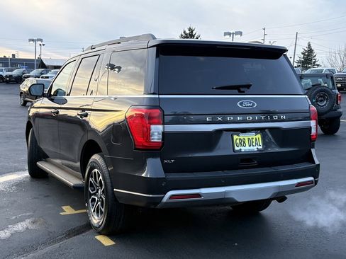 Certified 2024 Ford Expedition XLT image 9