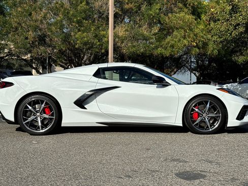 Used 2022 Chevrolet Corvette Stingray Premium Conv w/ Z51 Performance Package image 3