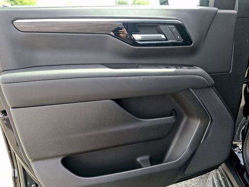 New 2026 Chevrolet Tahoe LS w/ LPO, Dark Essentials Package AWD/4WD image 9