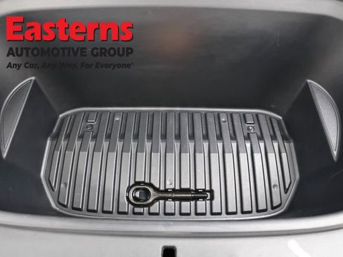 Used 2022 Tesla Model Y Long Range image 7