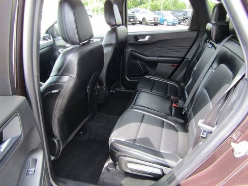 Used 2023 Ford Escape Platinum AWD/4WD image 28