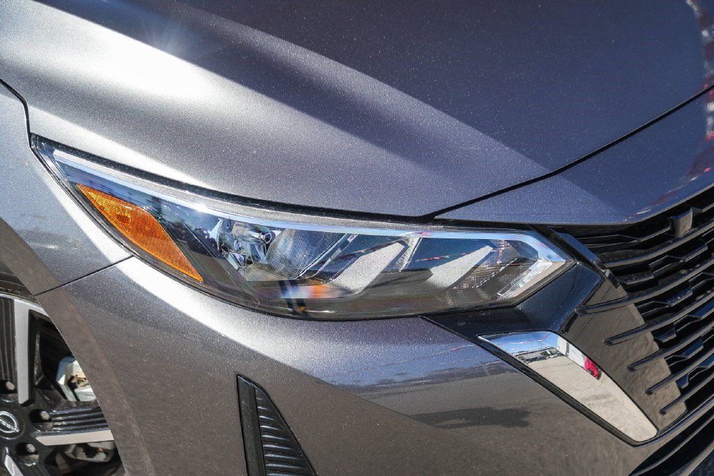 Used 2025 Nissan Sentra SV w/ All-Weather Package FWD image 2