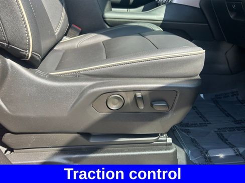 Used 2023 GMC Yukon XL SLT image 27