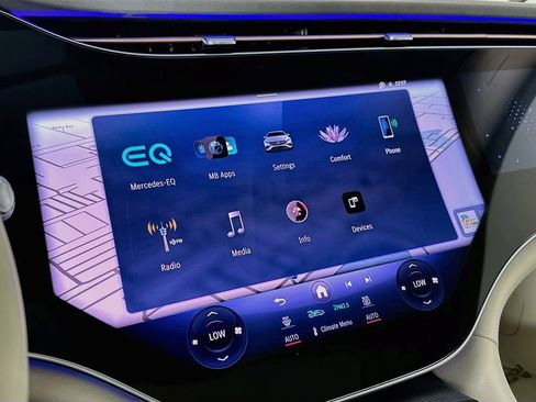 Certified 2023 Mercedes-Benz EQS 580 4MATIC Sedan image 15