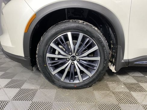 Used 2023 INFINITI QX60 Sensory w/ Cargo Package image 10