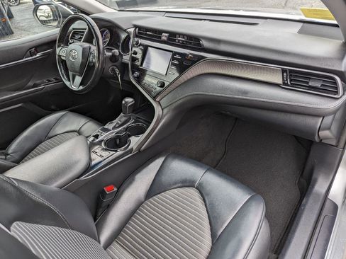 Used 2020 Toyota Camry SE w/ Cold Weather Package image 29