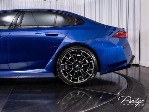 Used 2025 BMW M5 w/ Executive Package AWD/4WD image 9