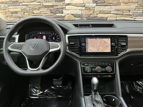 Used 2022 Volkswagen Atlas SEL AWD/4WD image 15