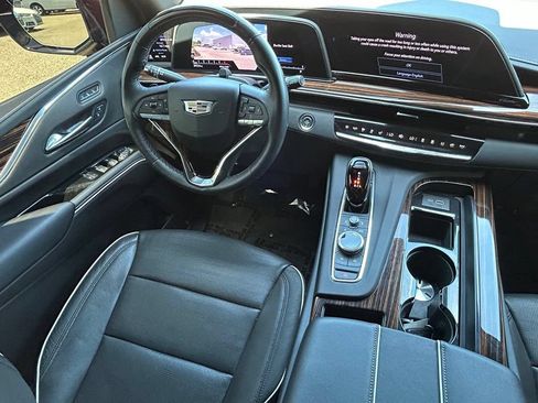 Used 2024 Cadillac Escalade ESV Premium Luxury w/ Performance Package AWD/4WD image 9