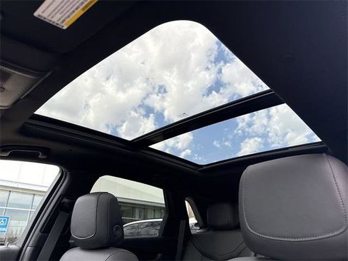 New 2026 Cadillac XT5 Premium Luxury w/ Driver Assist Package image 17