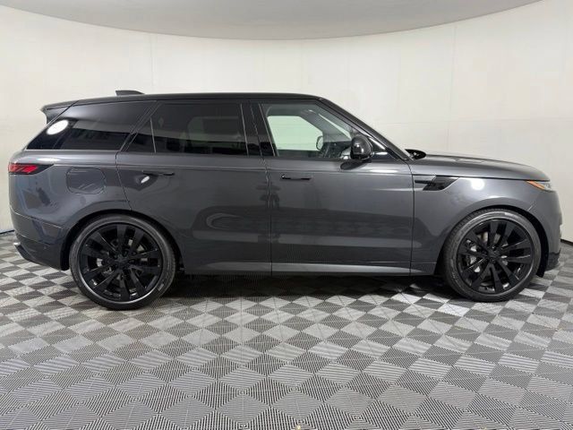 New 2027 Land Rover Range Rover Sport Dynamic SE AWD/4WD image 9