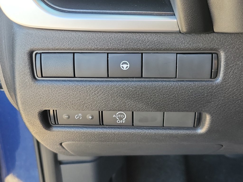 Certified 2023 Nissan Rogue SV FWD image 31
