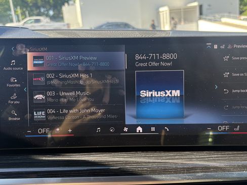 Used 2025 BMW X7 xDrive40i w/ M Sport Package AWD/4WD image 24