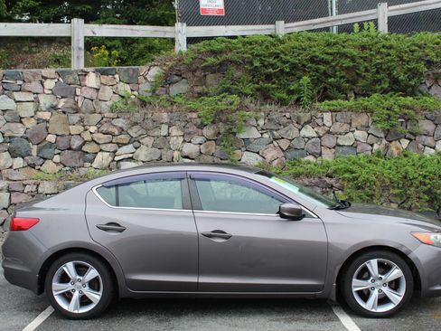 Used 2014 Acura ILX w/ Technology Package FWD image 5